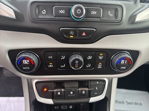 Used 2023 GMC Terrain SLE w/ Driver Convenience Package image 16