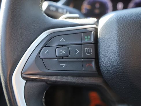 Used 2023 Jeep Grand Cherokee Limited AWD/4WD image 43