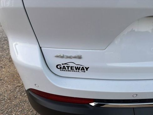 Used 2024 Jeep Grand Cherokee L Limited image 6