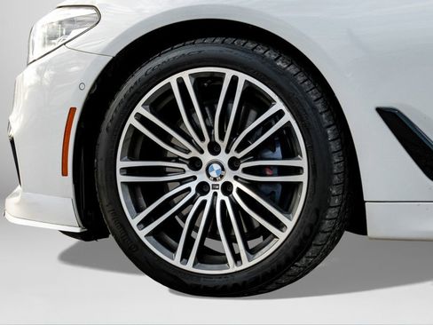 Used 2018 BMW 540i xDrive w/ M Sport Package image 75