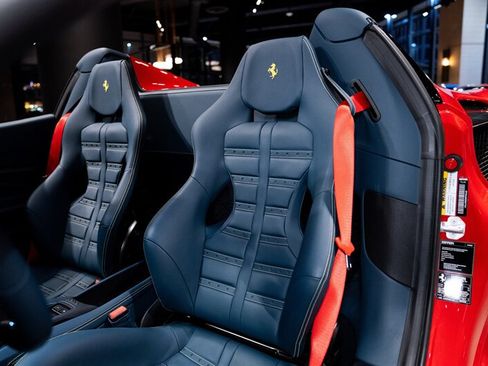 Used 2022 Ferrari F8 Tributo RWD image 10