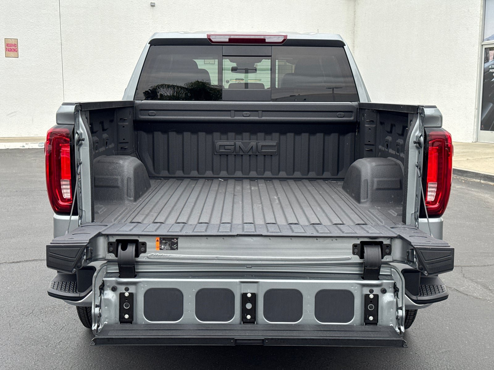 Certified 2026 GMC Sierra 1500 SLT w/ SLT Premium Plus Package AWD/4WD image 11