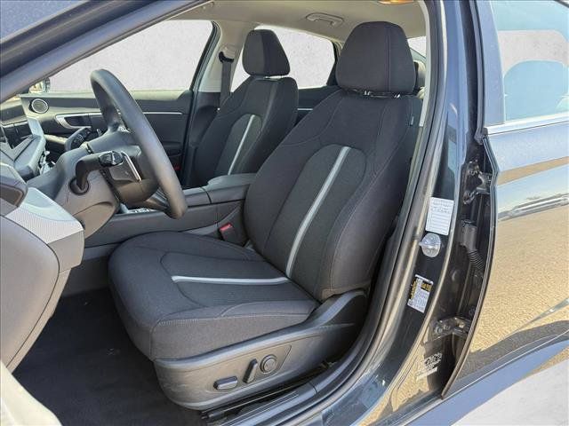 Used 2025 Hyundai Sonata SEL FWD image 11