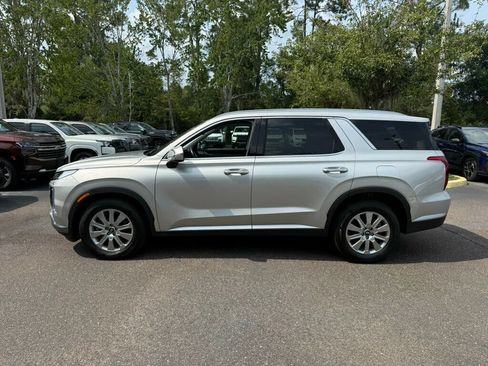 Used 2025 Hyundai Palisade SEL FWD image 2