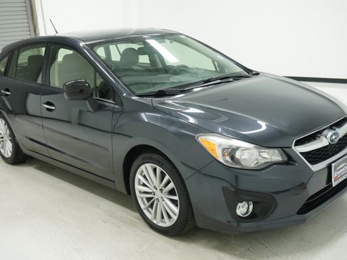 Used 2012 Subaru Impreza 2.0i Limited w/ Popular Pkg 1 AWD/4WD image 3