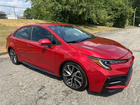 Used 2020 Toyota Corolla SE FWD image 2