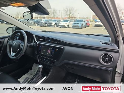 Used 2017 Toyota Corolla XSE image 32