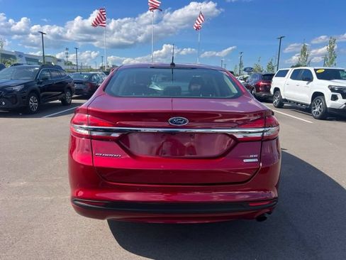 Used 2018 Ford Fusion SE w/ Fusion SE Technology Package FWD image 6