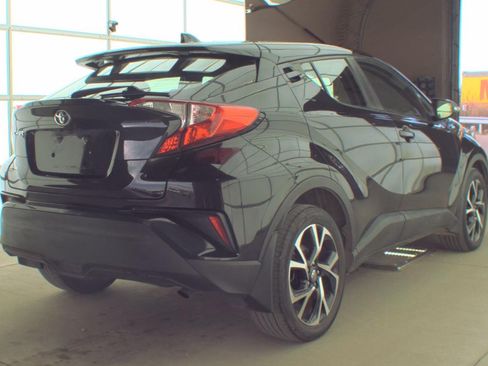 Used 2019 Toyota C-HR FWD image 4