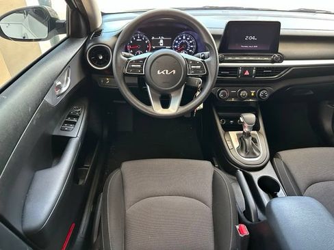 Used 2023 Kia Forte LXS w/ LXS Technology Package FWD image 12