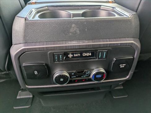 Used 2023 Ford Expedition Platinum image 18