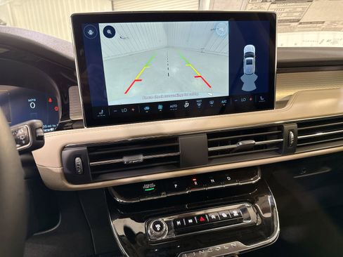 New 2026 Lincoln Corsair Premiere image 18