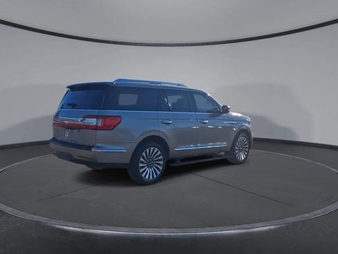 Used 2019 Lincoln Navigator Reserve image 8