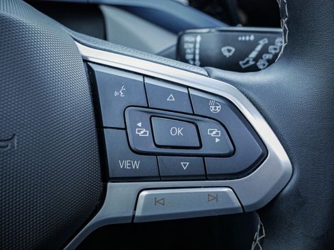 Used 2024 Volkswagen Taos SE w/ Panoramic Sunroof Package image 20