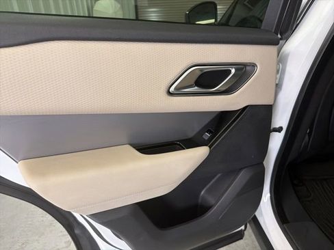 Used 2022 Land Rover Range Rover Velar R-Dynamic S AWD/4WD image 13
