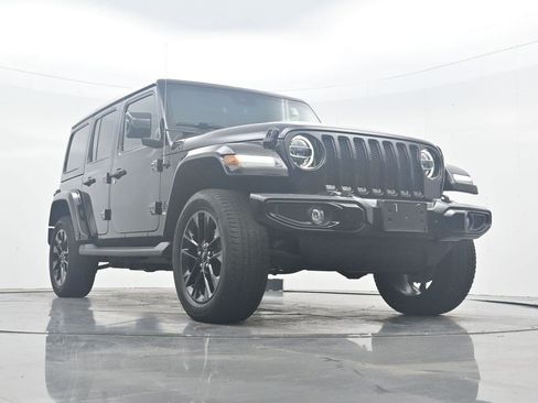 Used 2021 Jeep Wrangler Unlimited Sahara AWD/4WD image 28