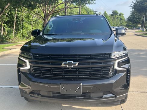 Used 2024 Chevrolet Tahoe RST w/ Luxury Package AWD/4WD image 3
