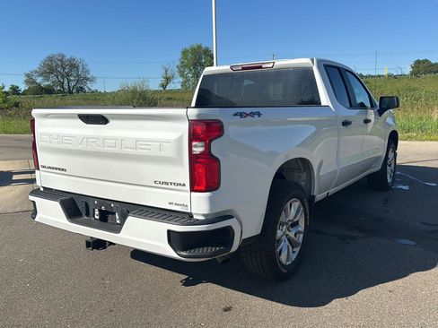 Used 2021 Chevrolet Silverado 1500 Custom AWD/4WD image 5