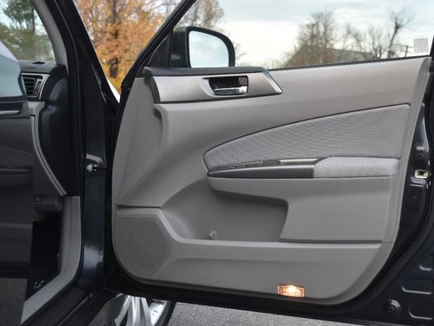 Used 2012 Subaru Forester 2.5X Premium w/ All-Weather Pkg image 9