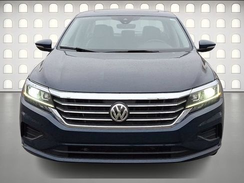 Used 2021 Volkswagen Passat 2.0T SE FWD image 2