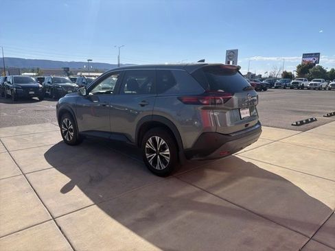 Used 2023 Nissan Rogue SV AWD/4WD image 3