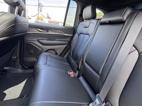 New 2025 Jeep Grand Cherokee Limited w/ Black Appearance Package image 16