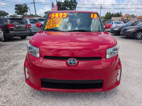 Used 2013 Scion xB FWD image 2