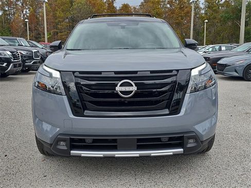 New 2025 Nissan Pathfinder Platinum w/ Black Appearance Package image 3
