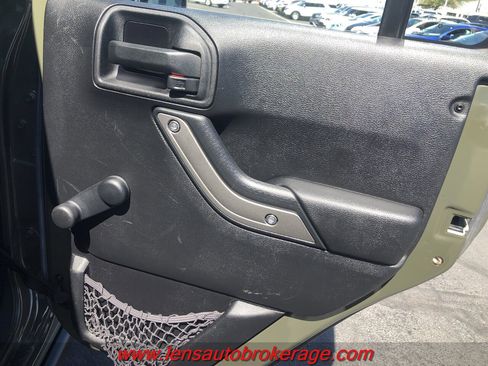 Used 2016 Jeep Wrangler Unlimited Sport w/ Connectivity Group image 22