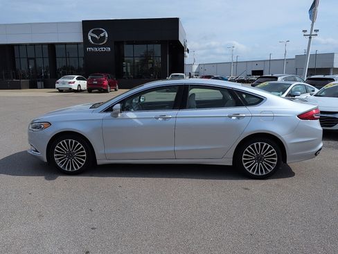 Used 2018 Ford Fusion Titanium image 4