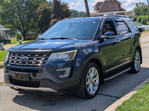 Used 2017 Ford Explorer Limited w/ Equipment Group 303A AWD/4WD image 11
