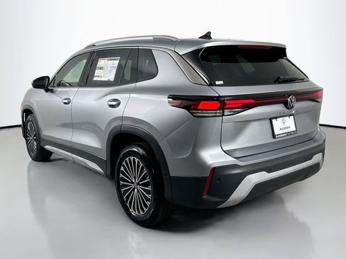 Certified 2025 Volkswagen Tiguan S image 4