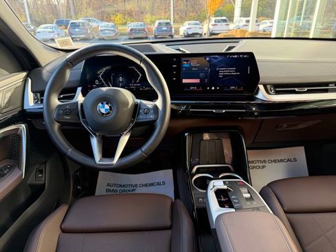 Used 2025 BMW X2 xDrive28i w/ Technology Package image 12