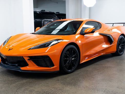 Used 2023 Chevrolet Corvette Stingray w/ Z51 Performance Package image 3