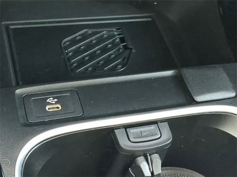 Used 2025 Mercedes-Benz CLA 250 image 23