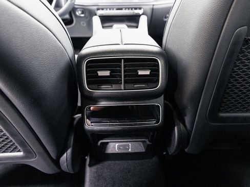 Used 2025 Mercedes-Benz GLE 450e 4MATIC w/ AMG Line Exterior image 31