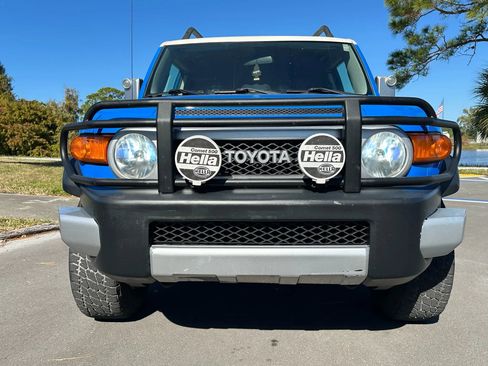 Used 2007 Toyota FJ Cruiser 4WD image 3