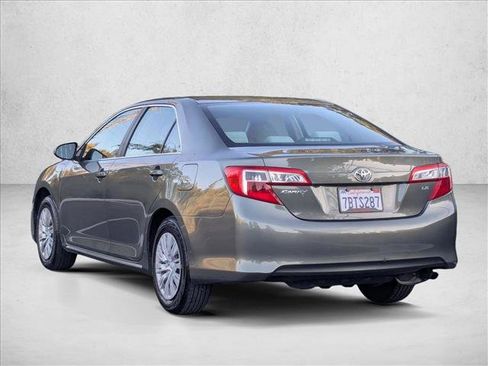 Used 2012 Toyota Camry LE image 8