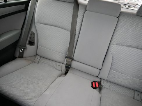 Used 2018 Subaru Outback 2.5i Premium image 12