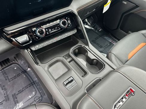 Used 2025 GMC Sierra 3500 AT4 w/ AT4 Premium Plus Package image 23