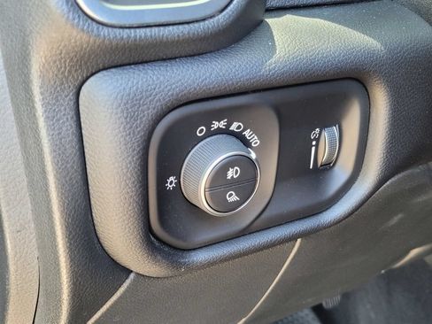 Used 2025 RAM 2500 Big Horn AWD/4WD image 17