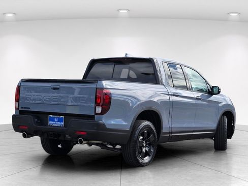New 2026 Honda Ridgeline Black Edition image 4