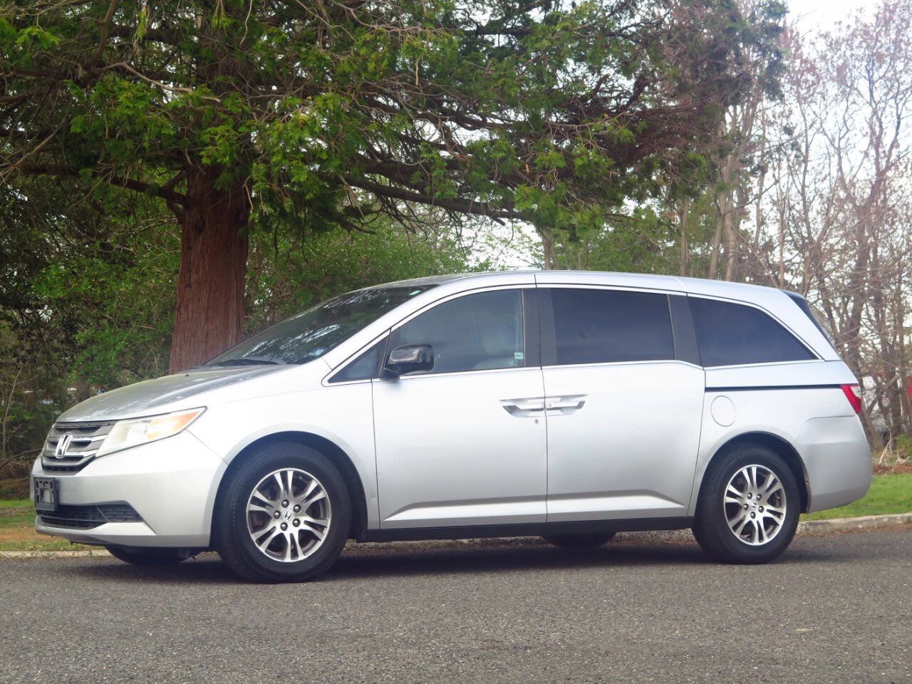 Used 2011 Honda Odyssey EX image 1