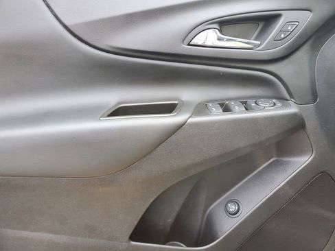 Used 2023 Chevrolet Equinox LT FWD image 17