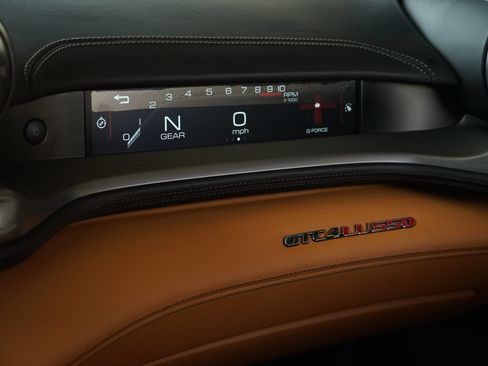 Used 2018 Ferrari GTC4Lusso AWD/4WD image 17