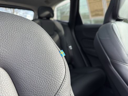 Certified 2022 Volvo XC60 B5 Momentum w/ Climate Package image 29