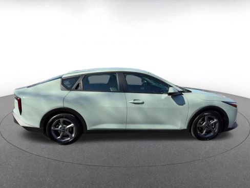 Used 2025 Kia K4 LXS image 16