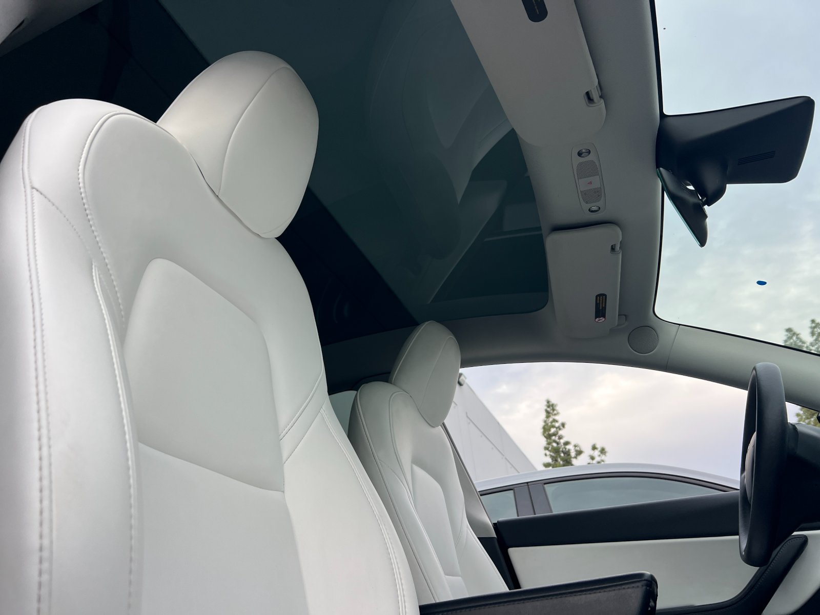 Used 2022 Tesla Model Y Long Range AWD/4WD image 17