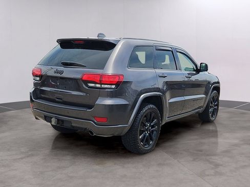 Used 2021 Jeep Grand Cherokee Laredo X AWD/4WD image 4