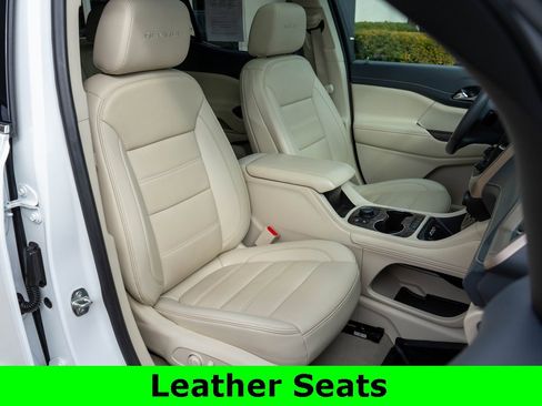 Used 2021 GMC Acadia Denali w/ GMC Pro Grade Package image 9